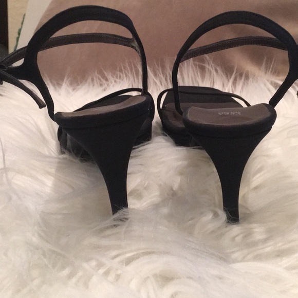 NWOT Vera Wang black 4 inch heels in 8.5 - Picture 3 of 8